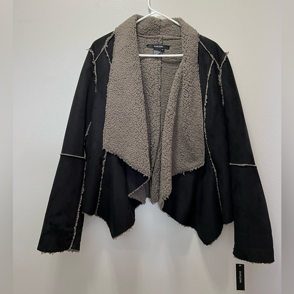 Darjoni Coat